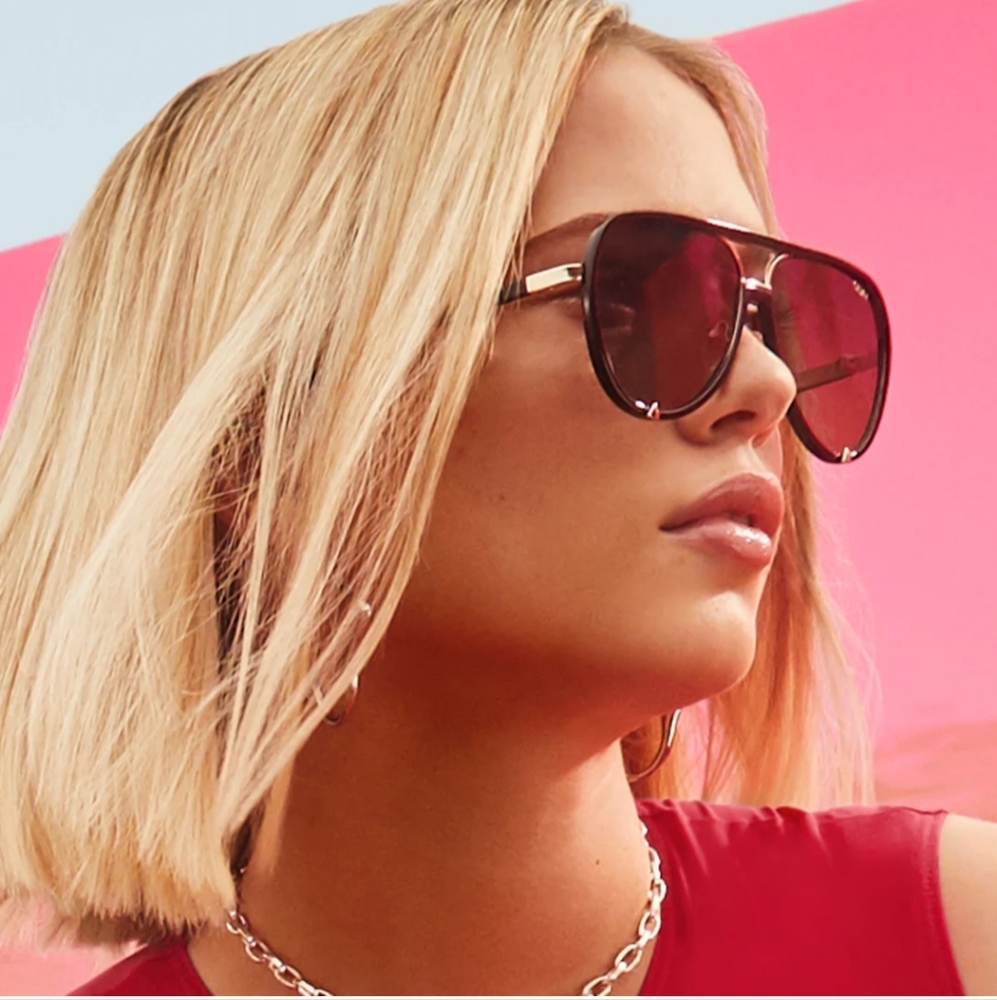 QUAY HIGH PROFILE black  Gold / LensSmoke Taupe Polarized sunglasses